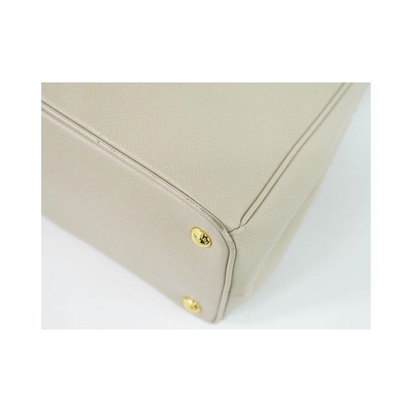 Pre Loved Prada  Saffiano - Picture 14 of 15
